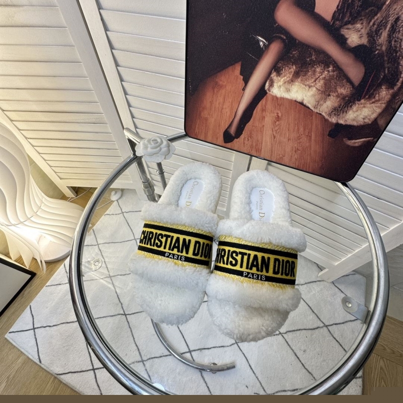 ch**an D*or slippers